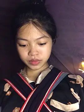 Thy00   online show from October 2025 07:38:01 AM