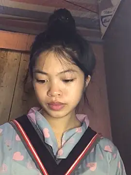 Thy00   online show from October 2025 02:44:01 AM