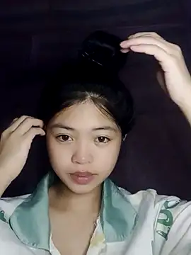 Thy00   online show from November 2025 04:18:02 PM