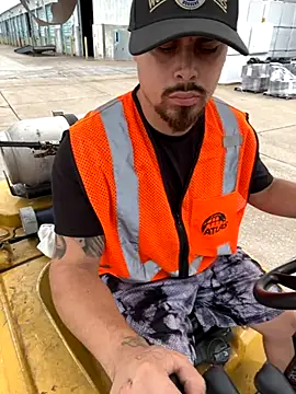 PuttieIn online show from September 2025 05:26:03 PM