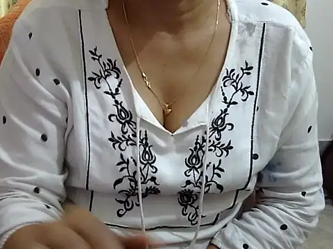 CHAMELI4747 online show from February 2026 07:56:01 AM