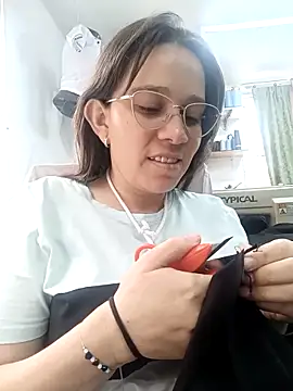 Isabella5 Brown  online show from November 2025 05:26:02 PM