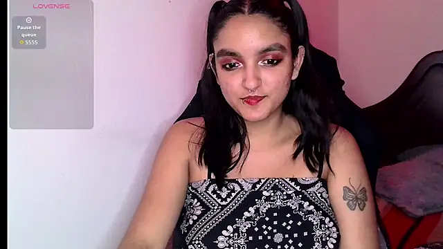 Snapshot of Ari_20_ chatting on November 2025 11:49:02 PM Ari 20 online show from November 2025 11:49:02 PM