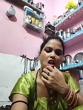 Snapshot of Cut_ragni chatting on August 2026 06:18:01 PM Cut ragni online show from August 2026 06:18:01 PM