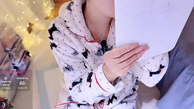 charlotte520 online show from November 2025 05:19:02 AM