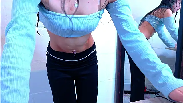 Giaa rossi online show from March 2026 02:04:02 AM