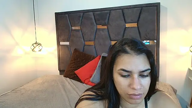 Lia Blake  online show from April 2026 12:02:01 PM