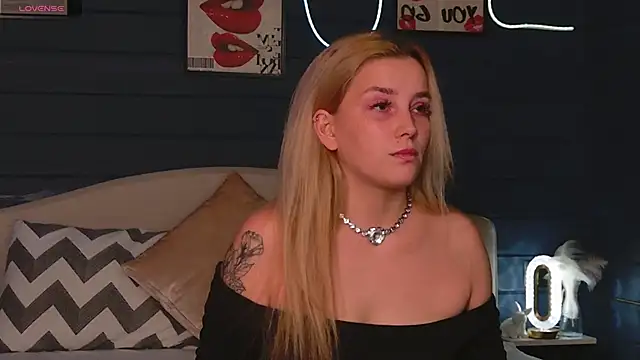 Crystal Jull online show from October 2025 01:56:02 PM