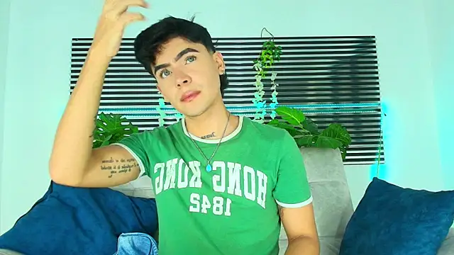 CamiiGuzmanX online show from January 2026 08:03:02 PM