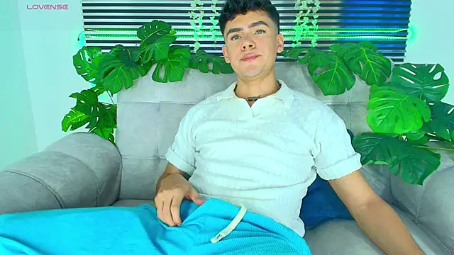 CamiiGuzmanX online show from March 2026 08:13:02 PM