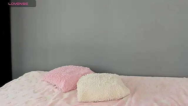 Snapshot of AntonellaaRossii chatting on September 2025 02:08:01 PM AntonellaaRossii online show from September 2025 02:08:01 PM