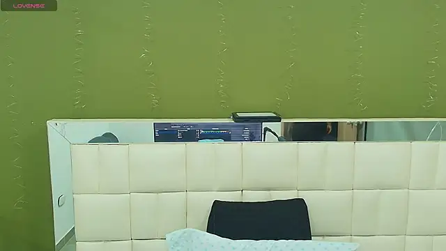 gisell gomez online show from September 2025 12:08:02 PM