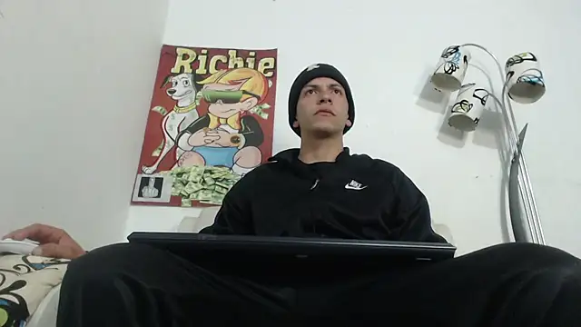 Thomasjons  online show from November 2025 03:09:02 AM