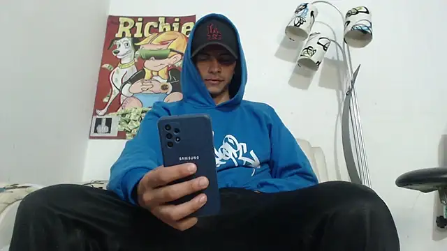 Thomasjons  online show from December 2025 01:33:02 AM