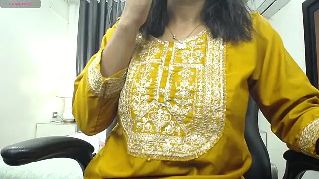 Snapshot of kairadayamai chatting on May 2026 12:11:01 PM kairadayamai online show from May 2026 12:11:01 PM