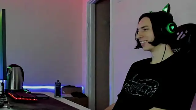 Young nymph online show from October 2025 12:52:02 AM