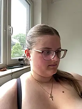 Snapshot of CurvyPaar2 chatting on May 2026 10:54:01 AM CurvyPaar2 online show from May 2026 10:54:01 AM
