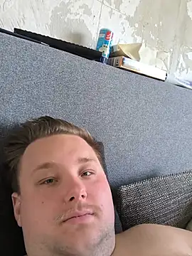 CurvyPaar2 online show from July 2026 04:11:01 PM