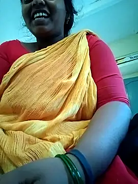 Snapshot of Hot_crety chatting on October 2025 04:10:02 AM Hot crety online show from October 2025 04:10:02 AM