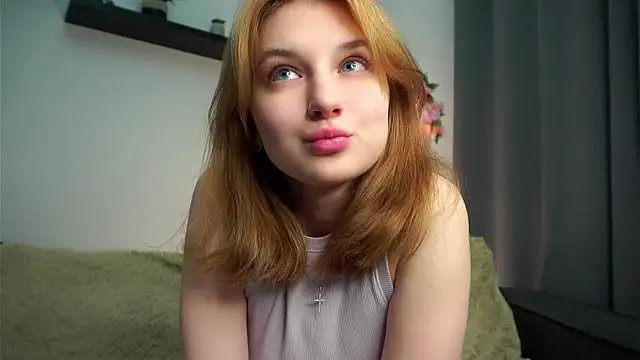 EasterBonney online show from October 2025 10:57:02 AM