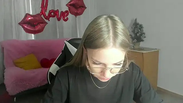 HitGyrl online show from March 2026 01:12:02 AM