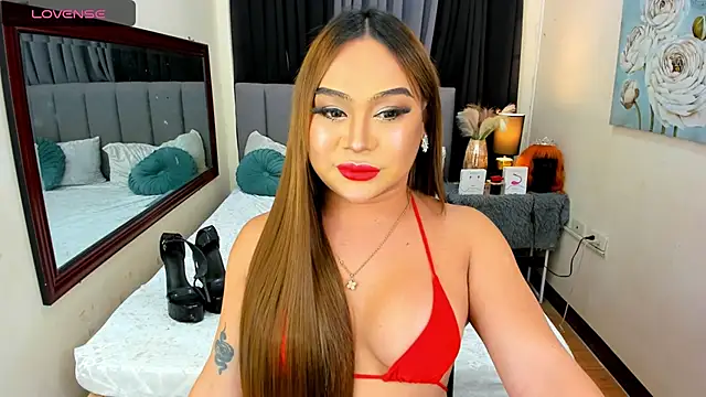 ZiaFamurri online show from May 2026 08:47:02 PM
