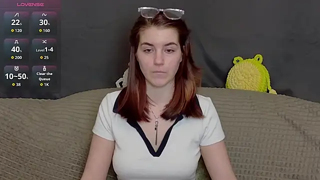 ElzaBlis online show from November 2025 01:00:02 PM