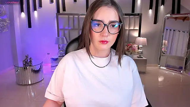 Snapshot of SarahRhodes_ chatting on April 2026 12:30:02 PM SarahRhodes online show from April 2026 12:30:02 PM