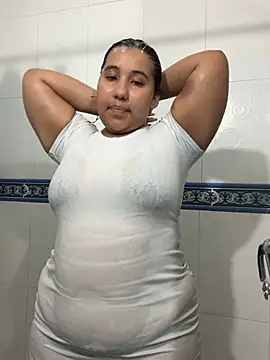 Snapshot of la_pequena_culona chatting on April 2026 09:26:02 PM la pequena culona online show from April 2026 09:26:02 PM