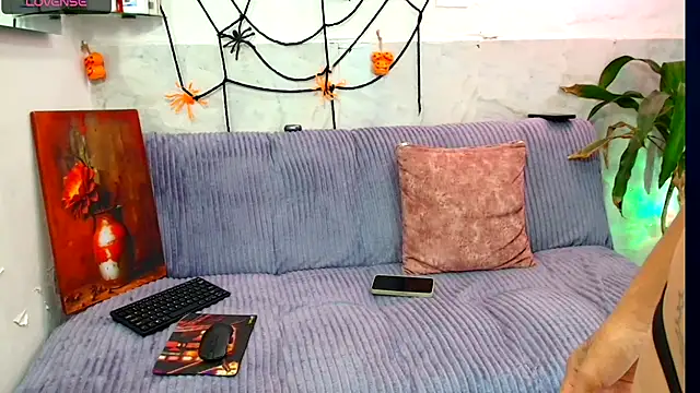 Luna logan online show from October 2025 02:24:01 AM