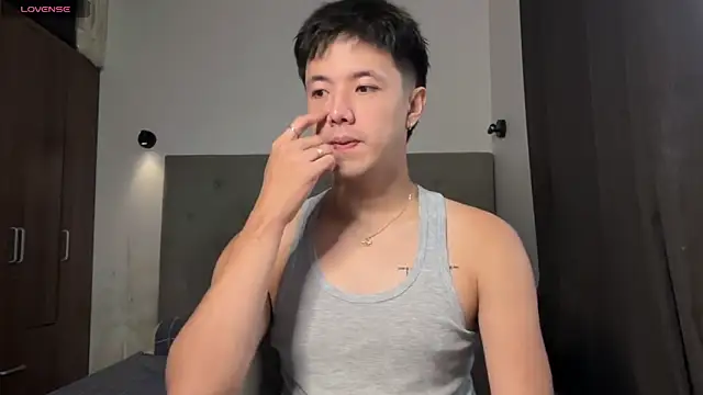 Snapshot of Addictiveboi chatting on June 2026 03:28:01 AM Addictiveboi online show from June 2026 03:28:01 AM