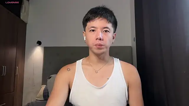 Snapshot of Addictiveboi chatting on June 2026 02:38:01 AM Addictiveboi online show from June 2026 02:38:01 AM