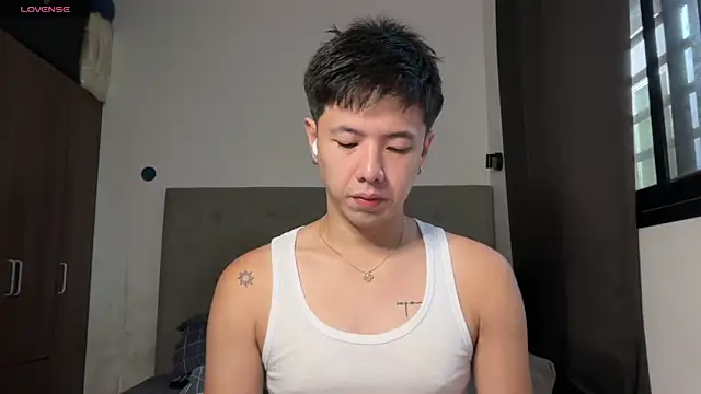 Snapshot of Addictiveboi chatting on June 2026 12:59:01 AM Addictiveboi online show from June 2026 12:59:01 AM