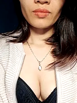 Hinna x online show from November 2025 01:51:02 AM