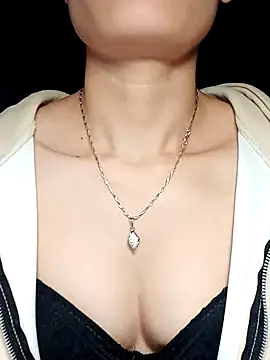 Hinna x online show from November 2025 02:51:01 PM