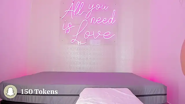 Snapshot of aleksandramiller_ chatting on September 2025 01:04:01 PM aleksandramiller online show from September 2025 01:04:01 PM