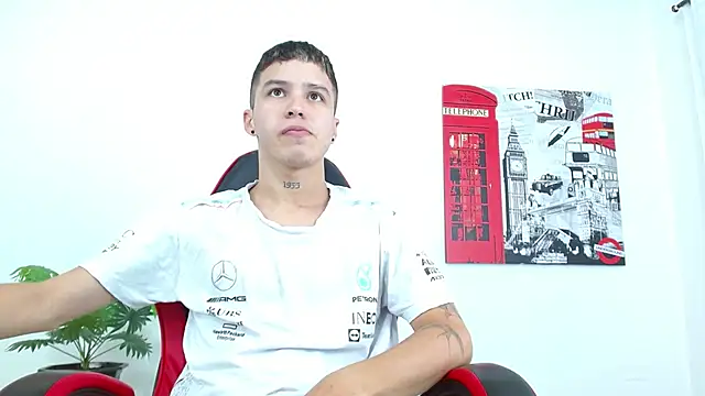 Cumandres18 online show from September 2025 01:45:01 PM