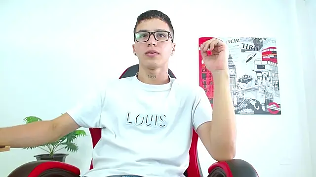 Cumandres18 online show from September 2025 01:58:01 PM