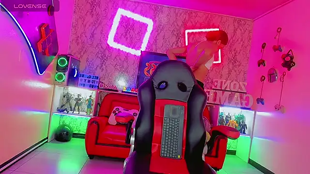 Madison Mujica online show from September 2025 11:13:02 AM