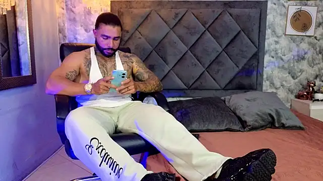 Apolo rousse1 online show from September 2025 09:36:01 PM