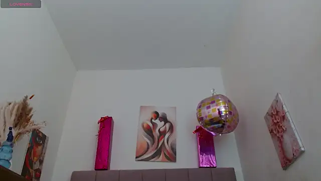 Snapshot of Lola_wish1 chatting on October 2025 04:12:01 AM Lola wish1 online show from October 2025 04:12:01 AM