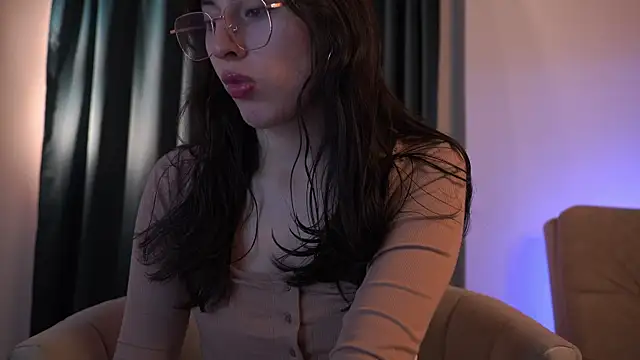 Auralea online show from March 2026 03:12:01 AM