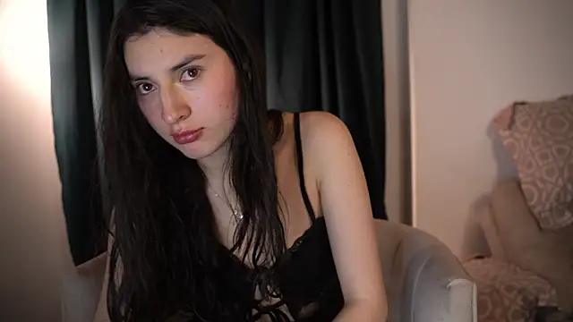 Snapshot of Auralea chatting on July 2026 04:59:02 AM Auralea online show from July 2026 04:59:02 AM