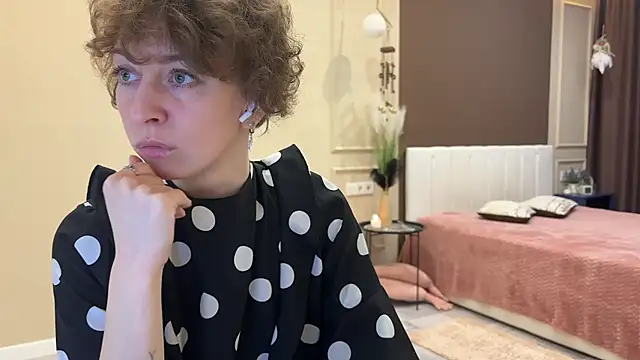 daniellia  online show from November 2025 09:17:02 AM