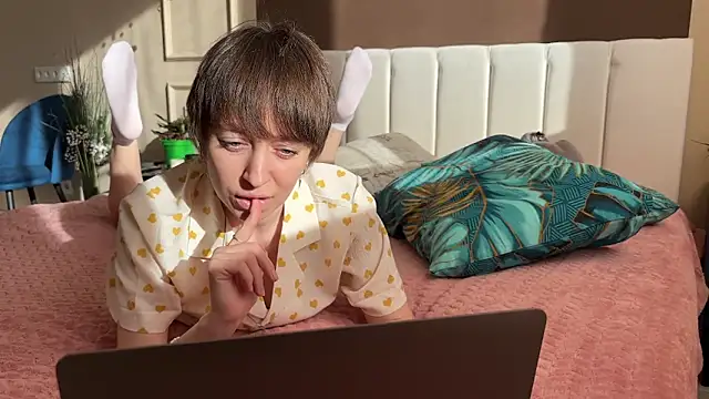 daniellia  online show from April 2026 02:20:01 PM