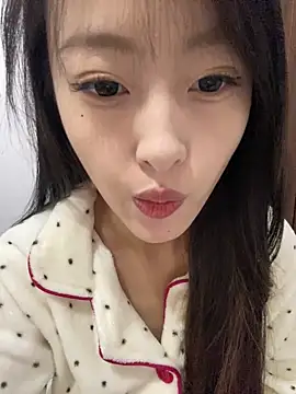 MengMeng0515 online show from December 2025 12:45:01 PM