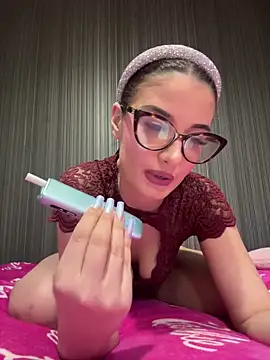 Larra69 online show from March 2026 06:36:01 PM