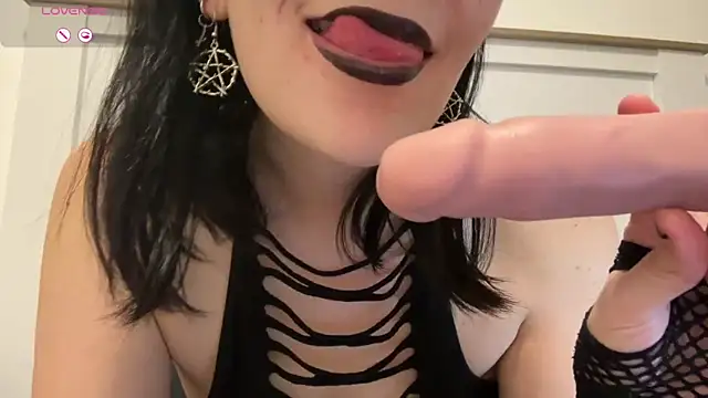 diablasucubo online show from November 2025 05:35:01 PM