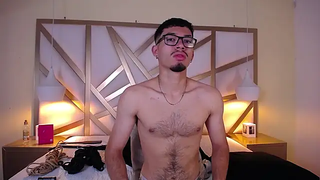 Jaxon Carter online show from December 2025 01:00:01 AM