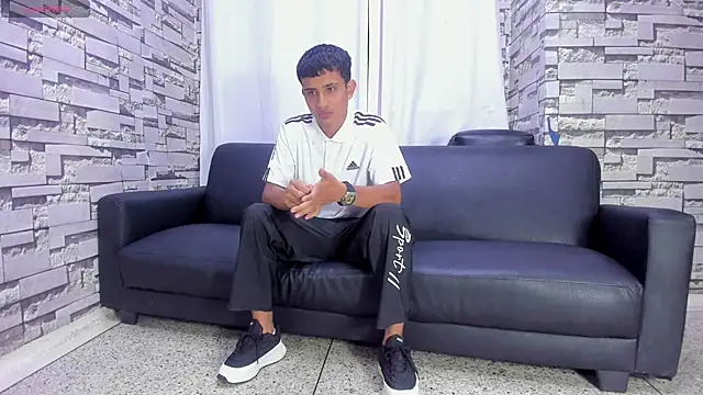 Snapshot of Crazy_Cult_Sex chatting on April 2026 01:17:01 PM Crazy Cult Sex online show from April 2026 01:17:01 PM